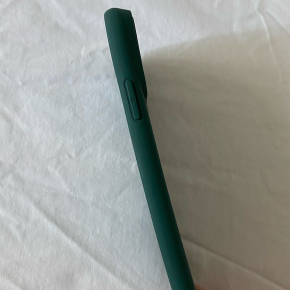 Free w purchase Bundle of I phone 11 cases with camera protect - Picture 3 of 11